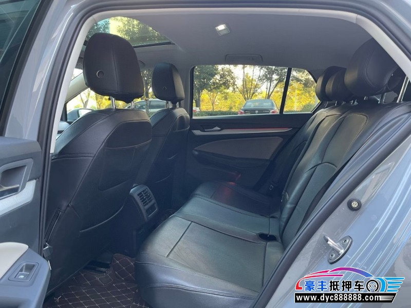 22年大众高尔夫轿车抵押车出售