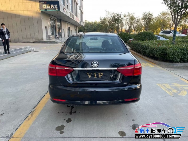 13年大众朗逸轿车抵押车出售