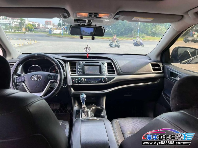 16年丰田汉兰达轿车抵押车出售