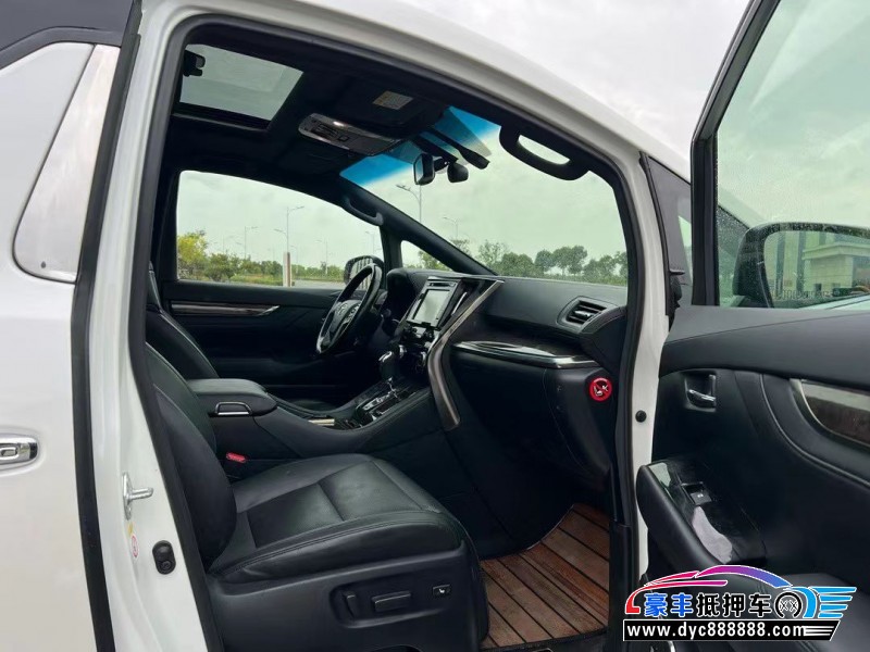 18年丰田埃尔法轿车抵押车出售