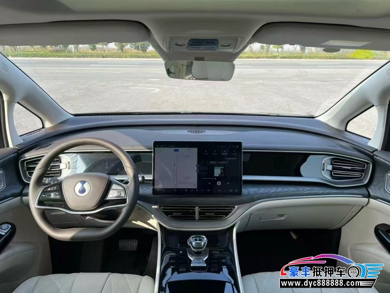 25年腾势D9轿车抵押车出售