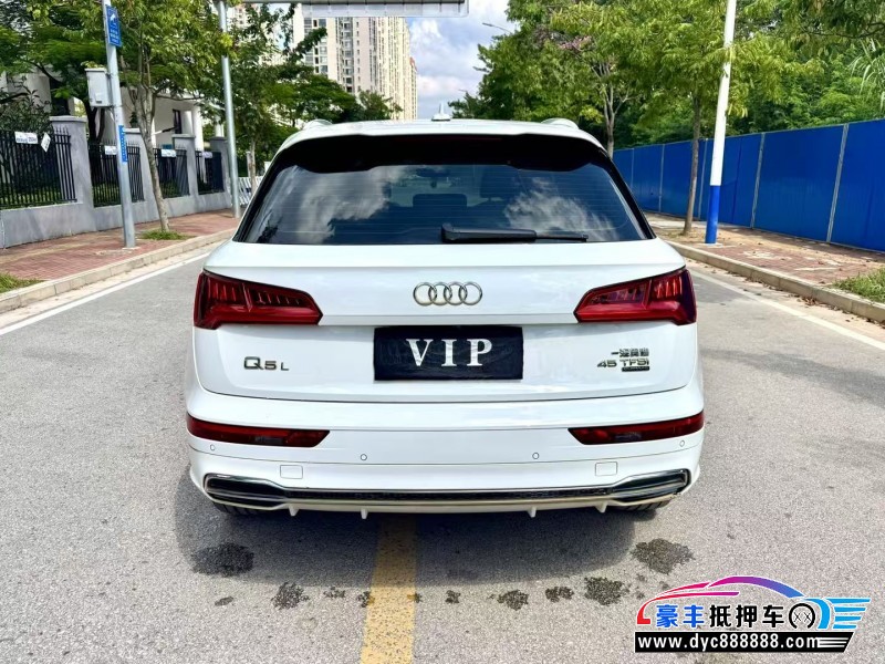 19年奥迪Q5轿车抵押车出售