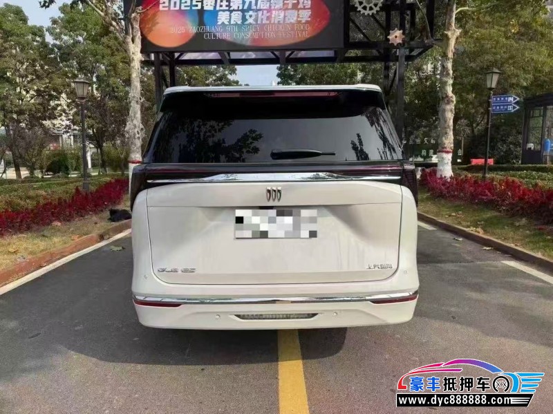 25年别克GL8轿车抵押车出售