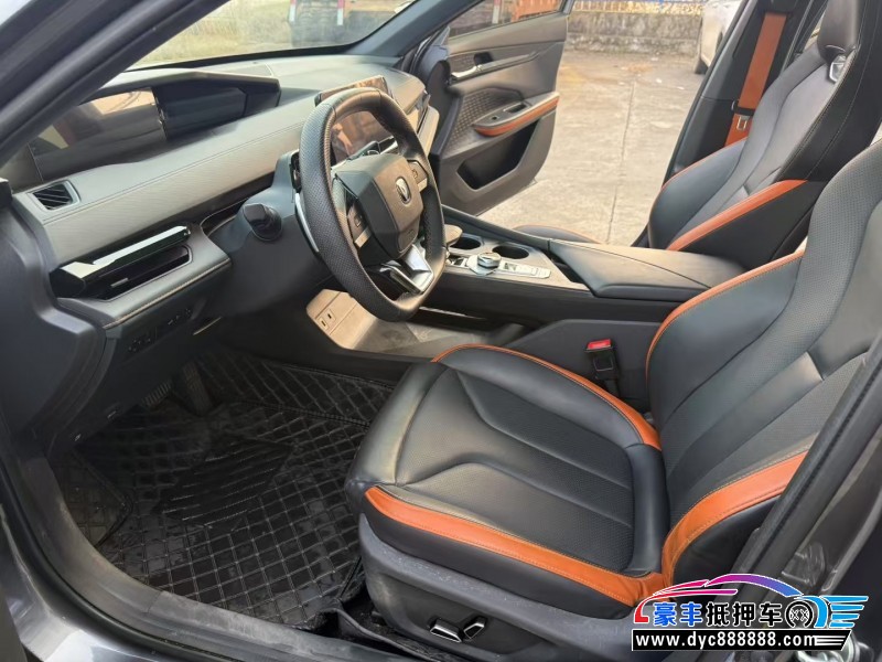 24年长安长安UNI轿车抵押车出售