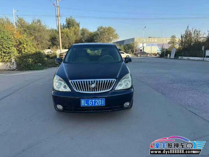 13年别克GL8轿车抵押车出售