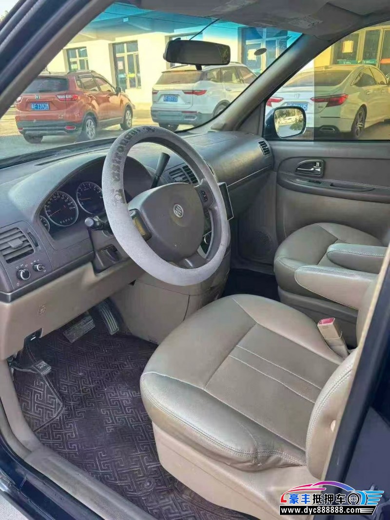 13年别克GL8轿车抵押车出售