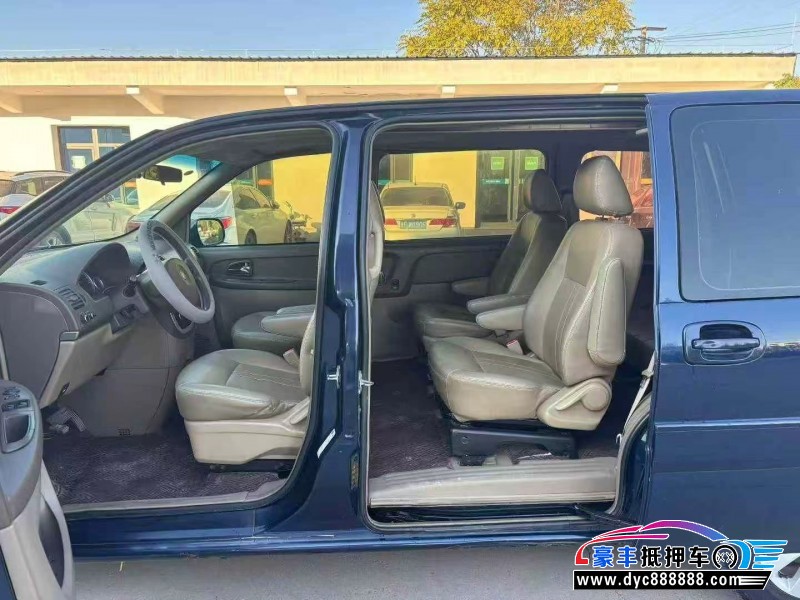 13年别克GL8轿车抵押车出售