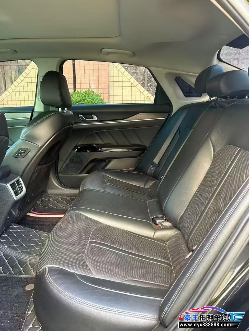 21年起亚K5轿车抵押车出售