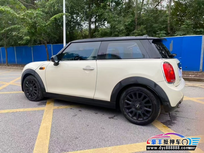 18年宝马MINI轿车抵押车出售