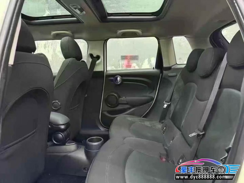 16年宝马MINI轿车抵押车出售