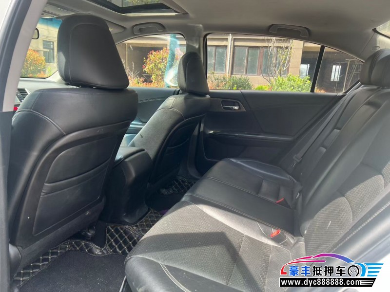 14年本田雅阁轿车抵押车出售