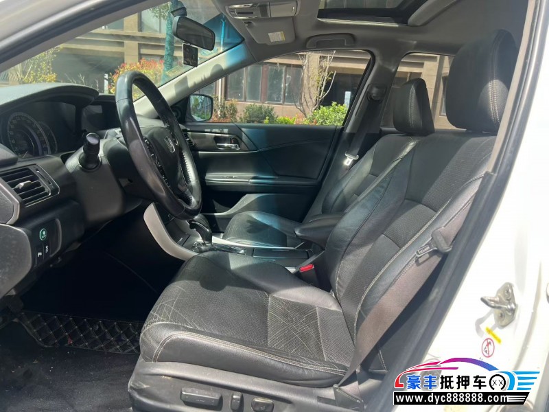 14年本田雅阁轿车抵押车出售