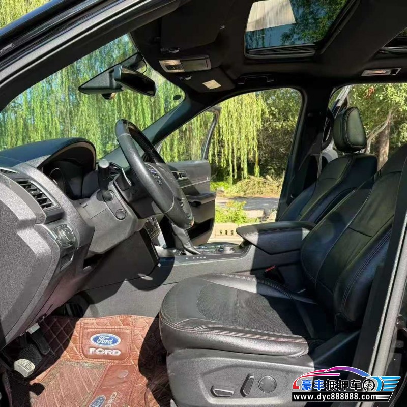 18年福特探险者轿车抵押车出售