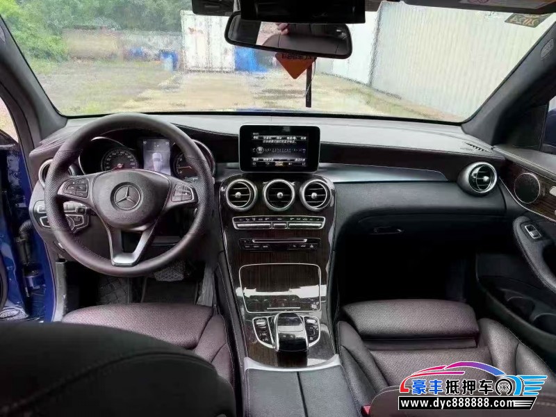 18年奔驰GLC轿车抵押车出售