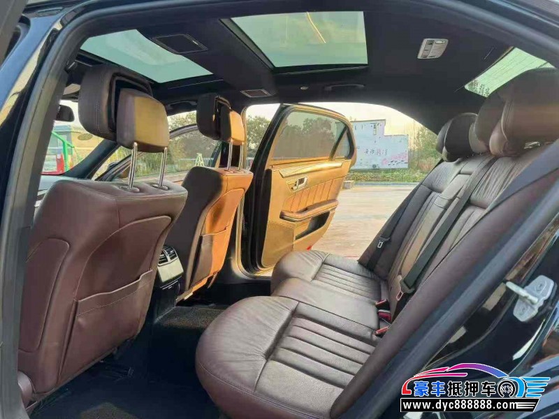 13年奔驰E轿车抵押车出售