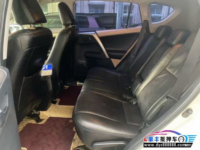 15年丰田RAV4轿车抵押车出售