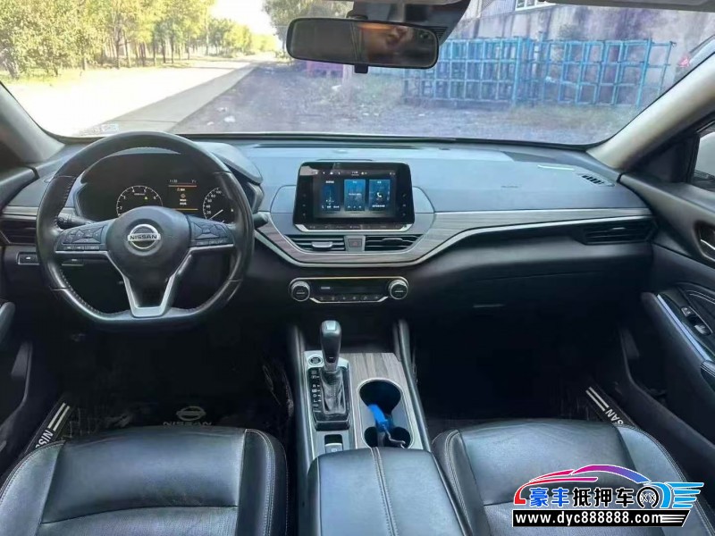 21年日产天籁轿车抵押车出售