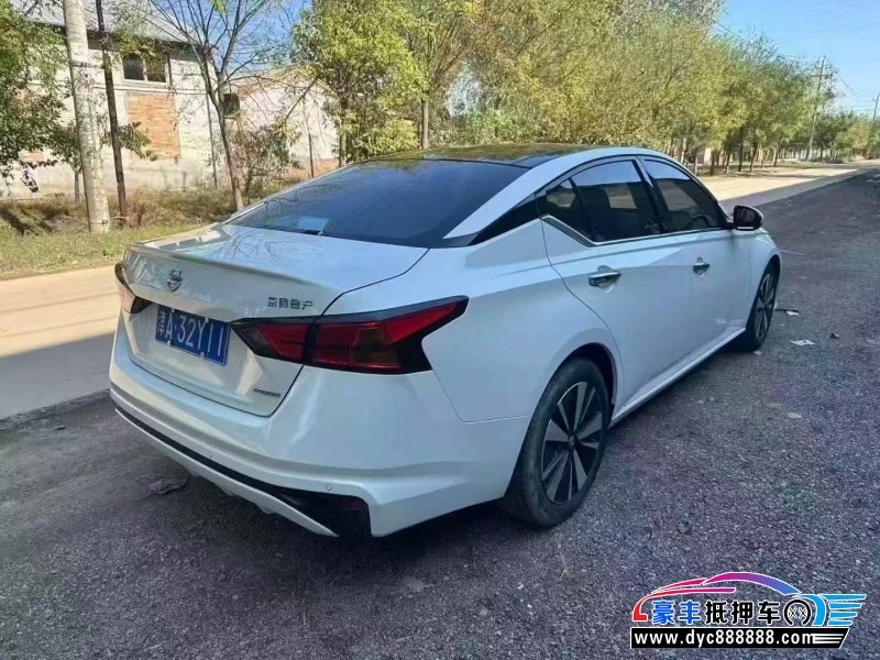 21年日产天籁轿车抵押车出售