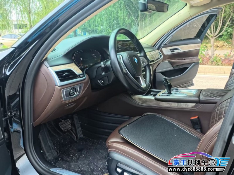 21年宝马7系轿车抵押车出售