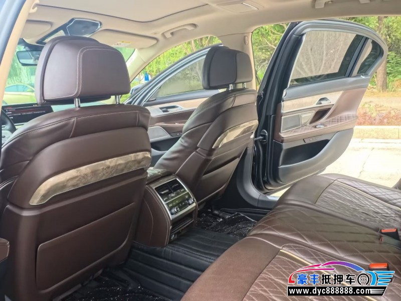 21年宝马7系轿车抵押车出售