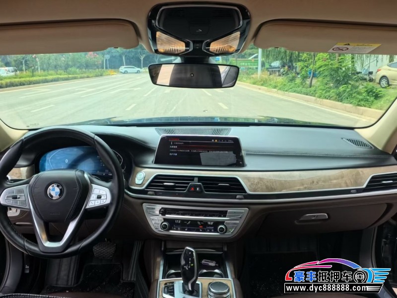 21年宝马7系轿车抵押车出售