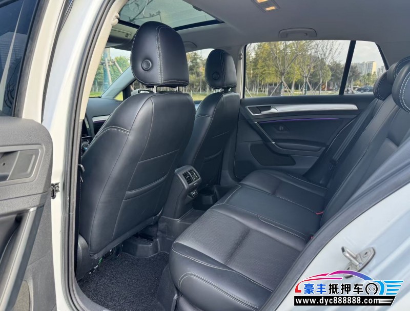 21年大众高尔夫轿车抵押车出售