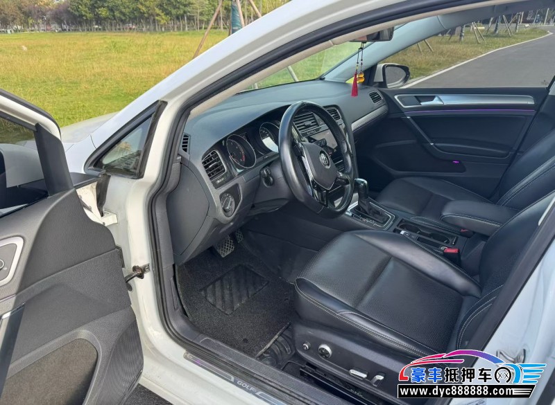 21年大众高尔夫轿车抵押车出售