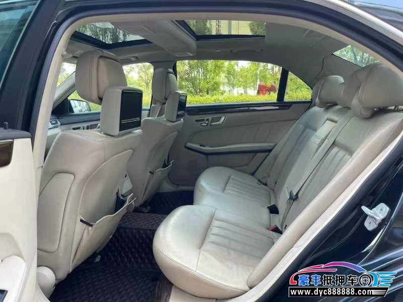 13年奔驰E轿车抵押车出售