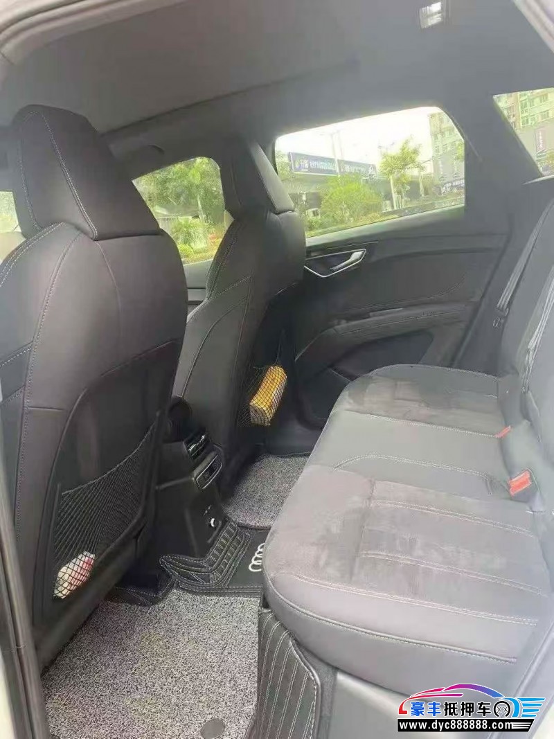 23年奥迪Q4轿车抵押车出售