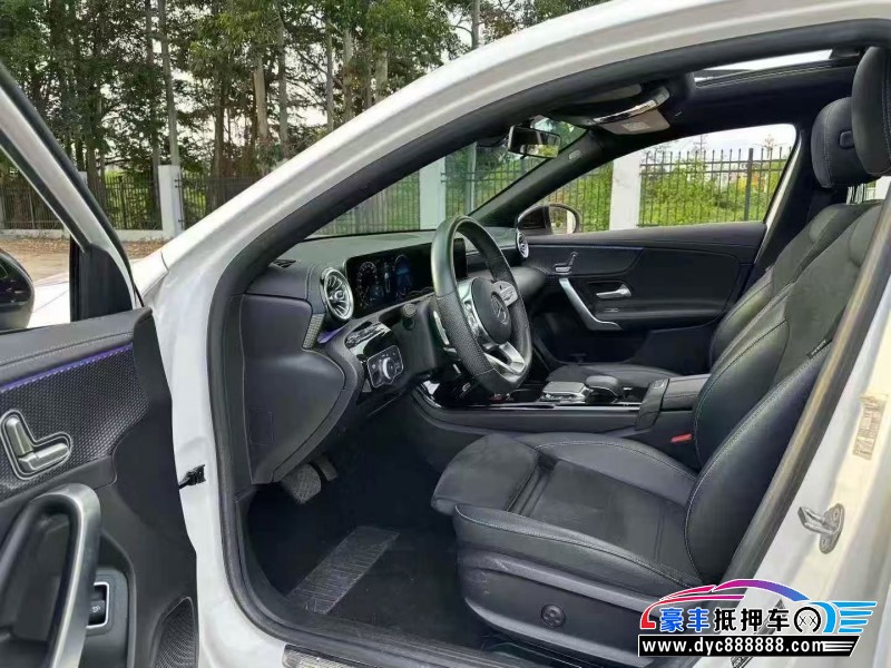 20年奔驰A轿车抵押车出售