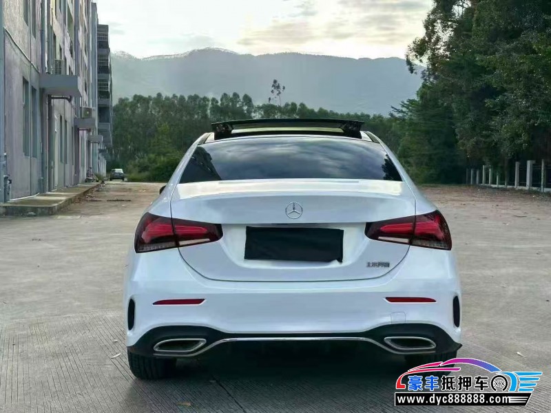 20年奔驰A轿车抵押车出售