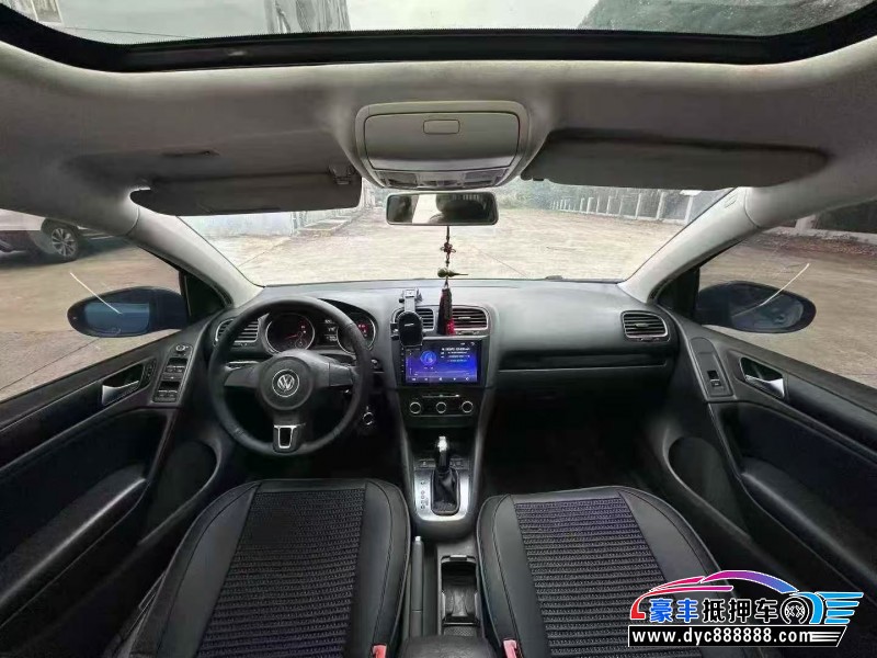 13年大众高尔夫轿车抵押车出售