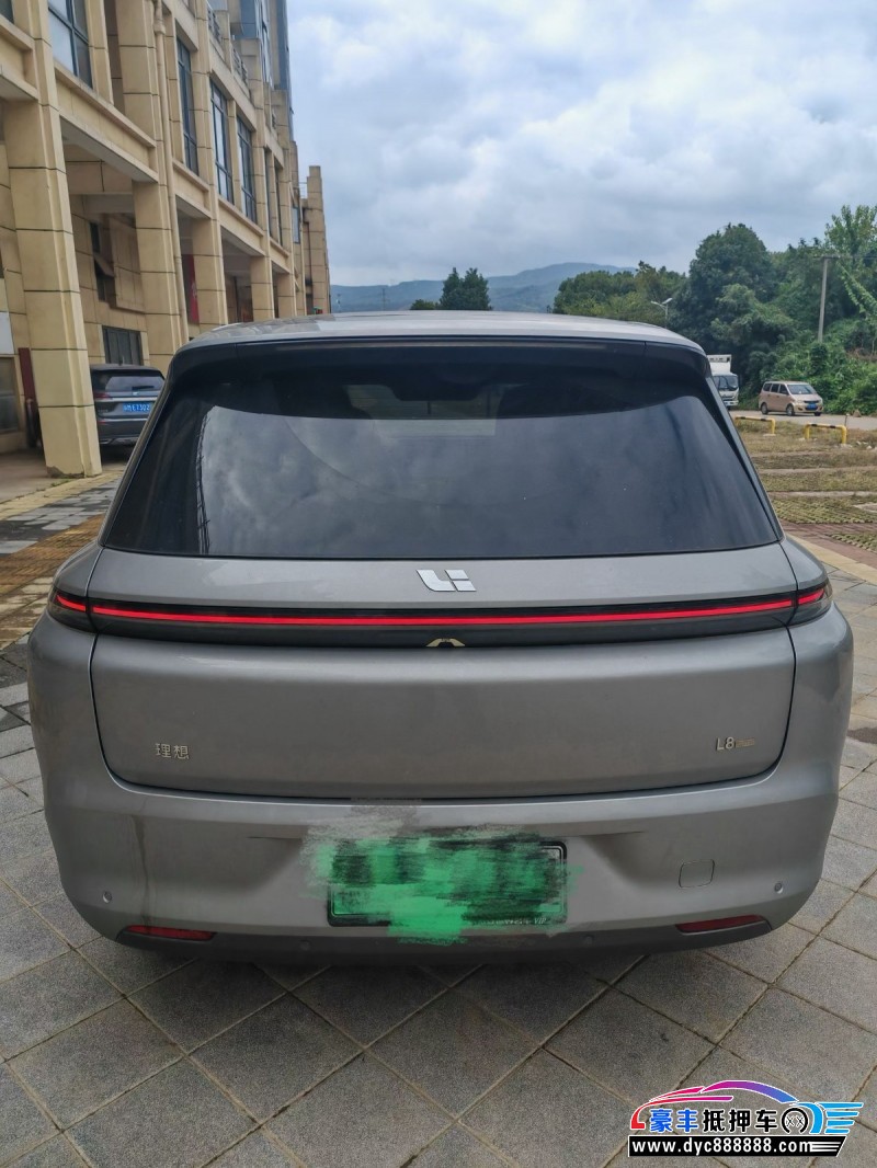 24年理想L8轿车抵押车出售