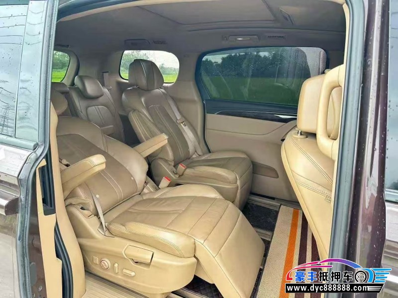 17年别克GL8轿车抵押车出售