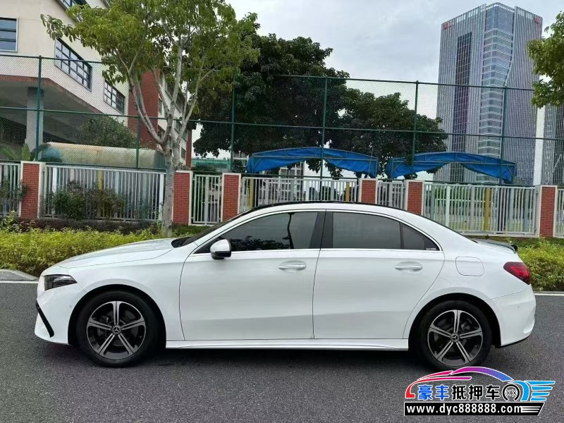 23年奔驰A轿车抵押车出售