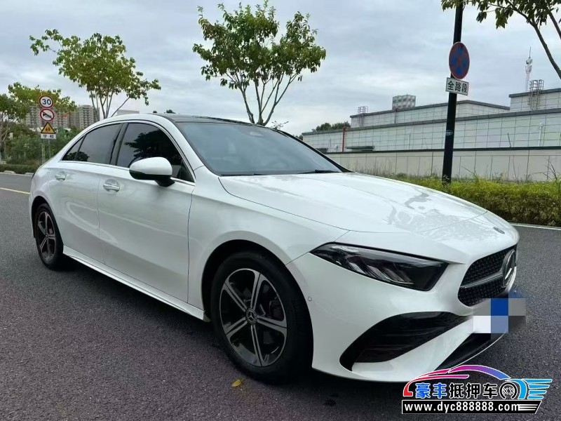 23年奔驰A轿车抵押车出售