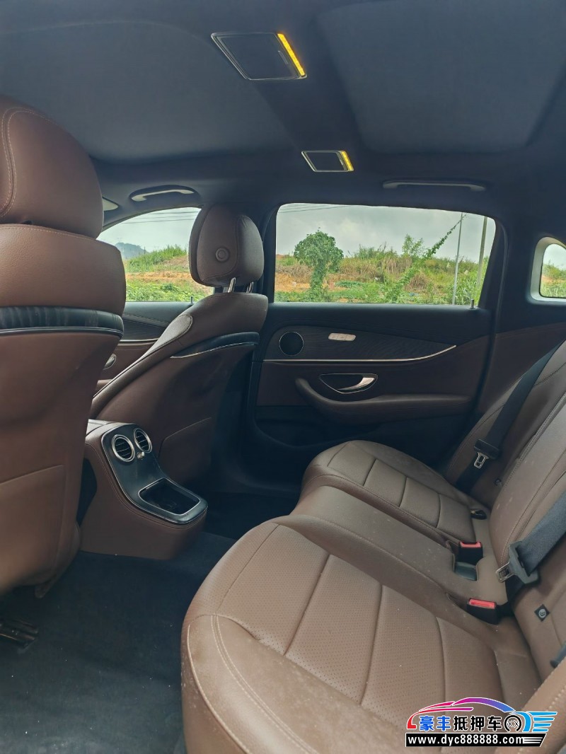 21年奔驰E轿车抵押车出售