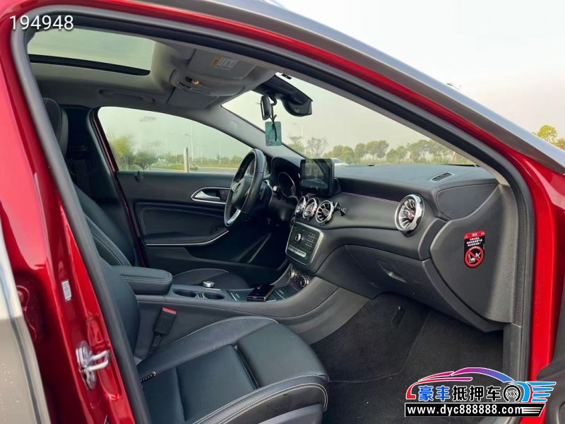 19年奔驰GLA轿车抵押车出售