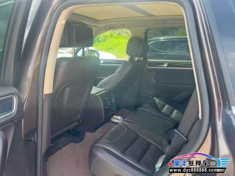 15年大众途锐轿车抵押车出售