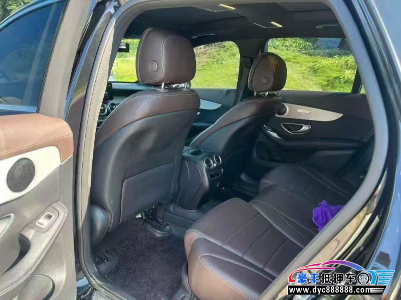 20年奔驰GLC轿车抵押车出售