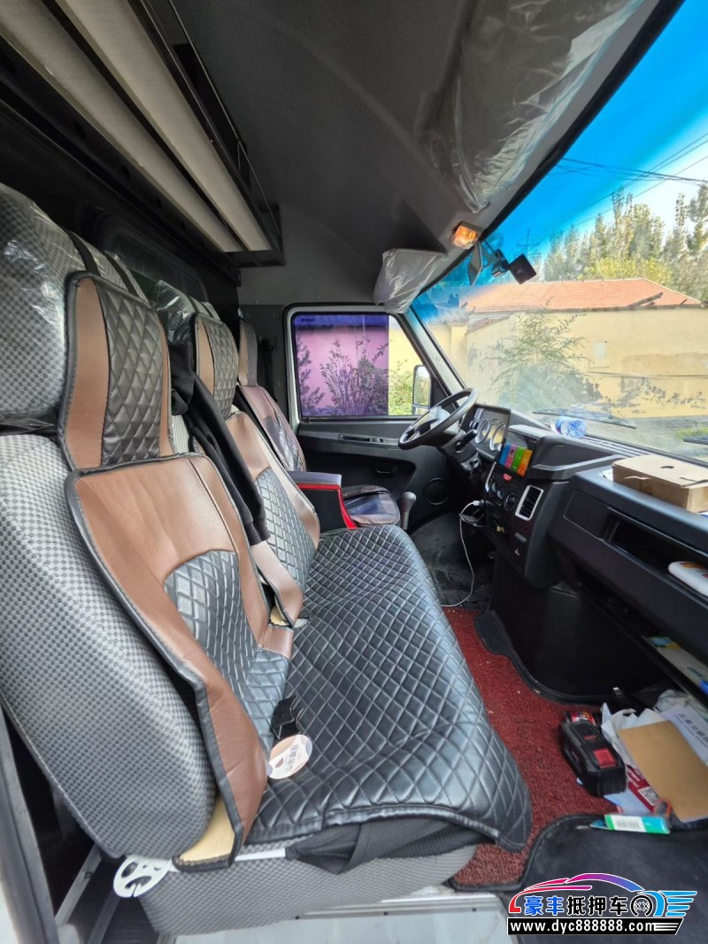 23年依维柯得意MPV抵押车出售