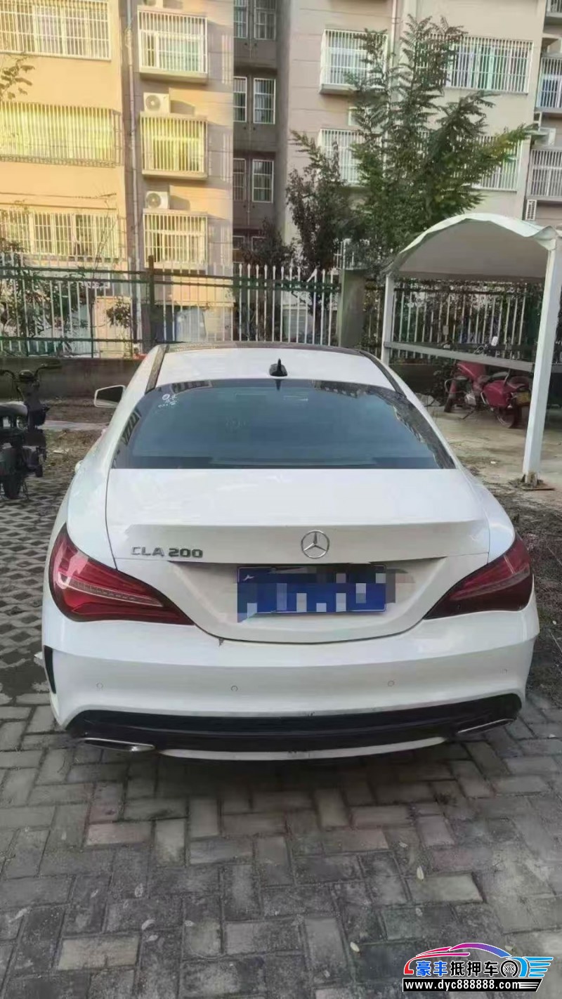 17年奔驰CLA轿车抵押车出售