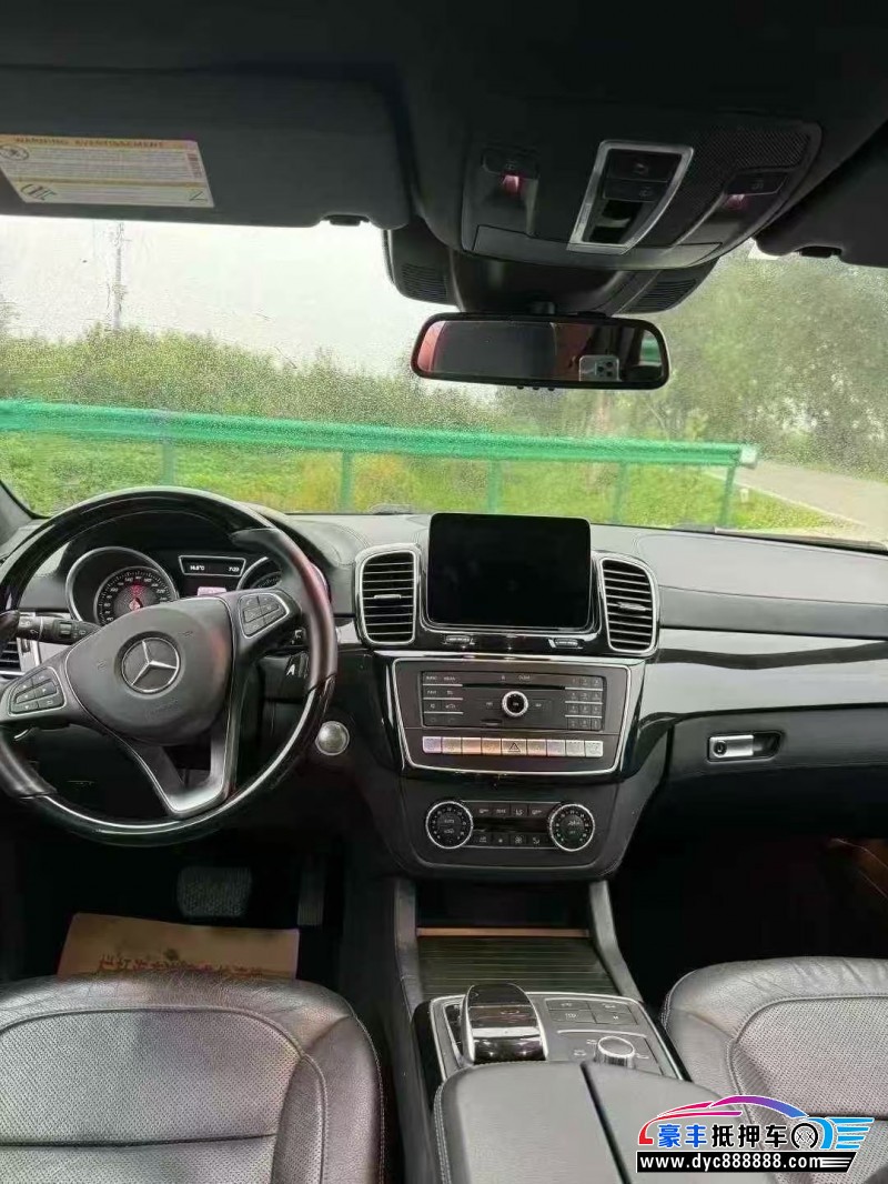 17年奔驰GLS轿车抵押车出售