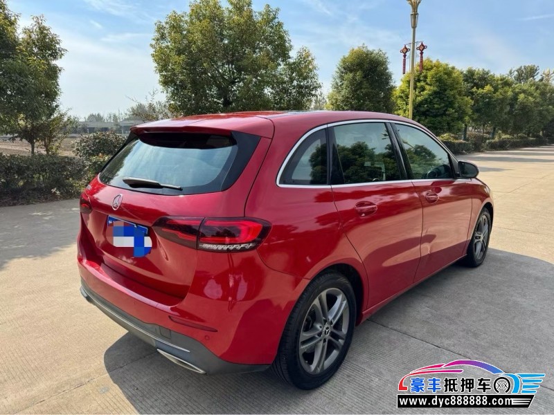 19年奔驰B轿车抵押车出售