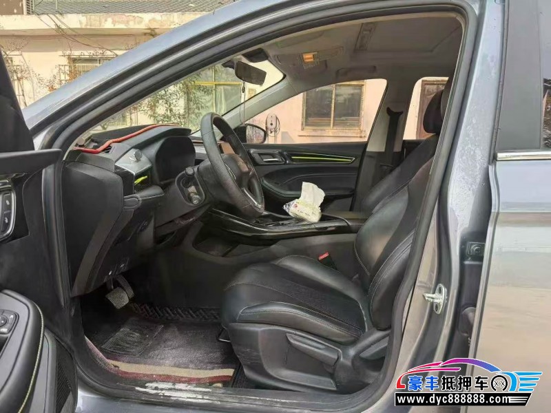 22年荣威i5轿车抵押车出售