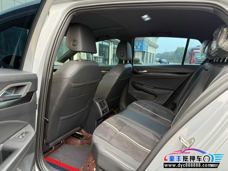 24年大众高尔夫轿车抵押车出售