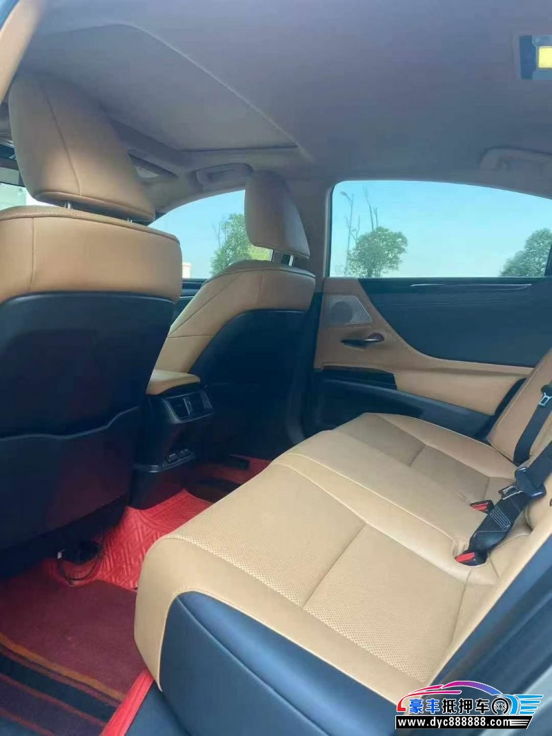 22年雷克萨斯ES轿车抵押车出售