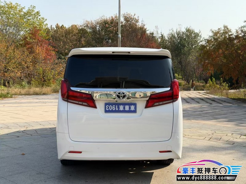 17年丰田埃尔法轿车抵押车出售