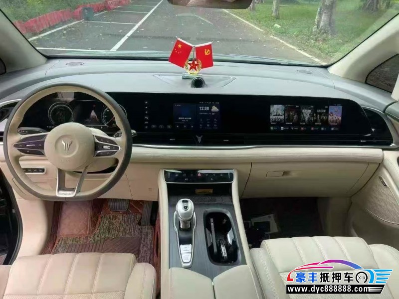 24年岚图梦想家轿车抵押车出售