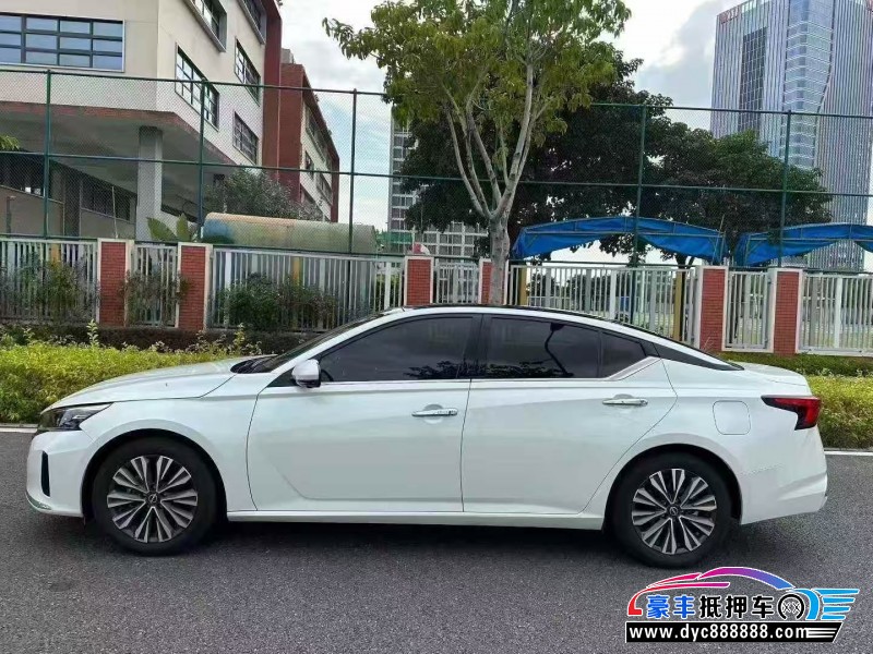 23年日产天籁轿车抵押车出售